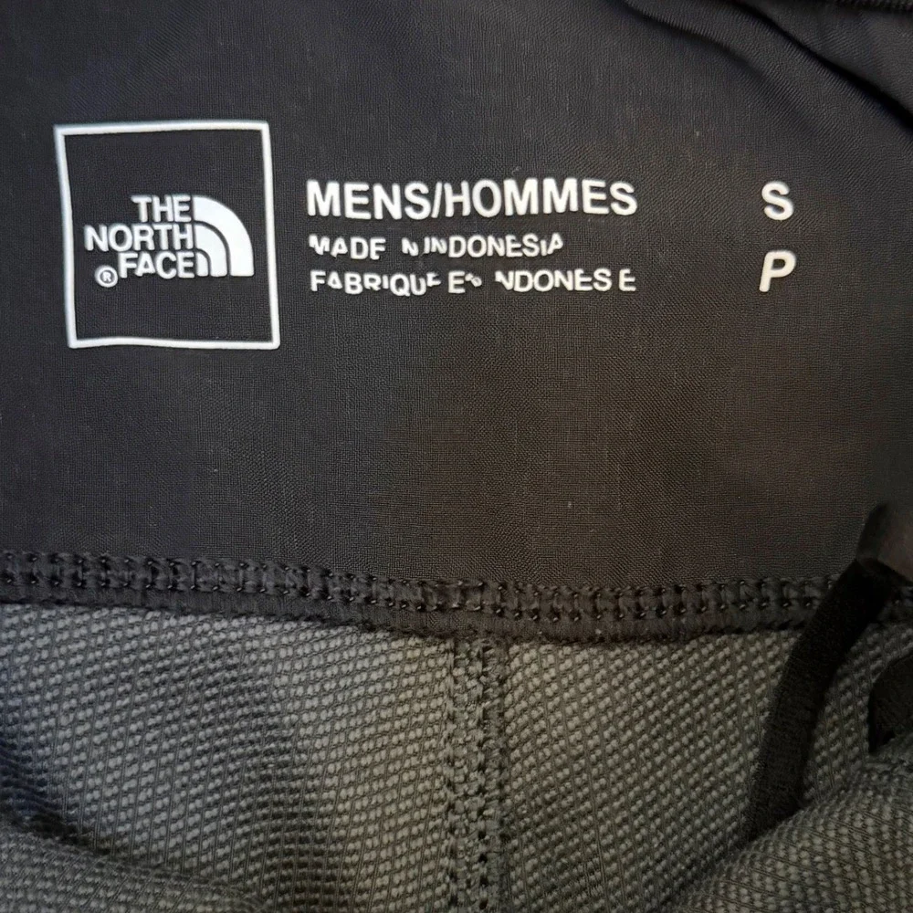 The North Face Shorts Men's Size Small